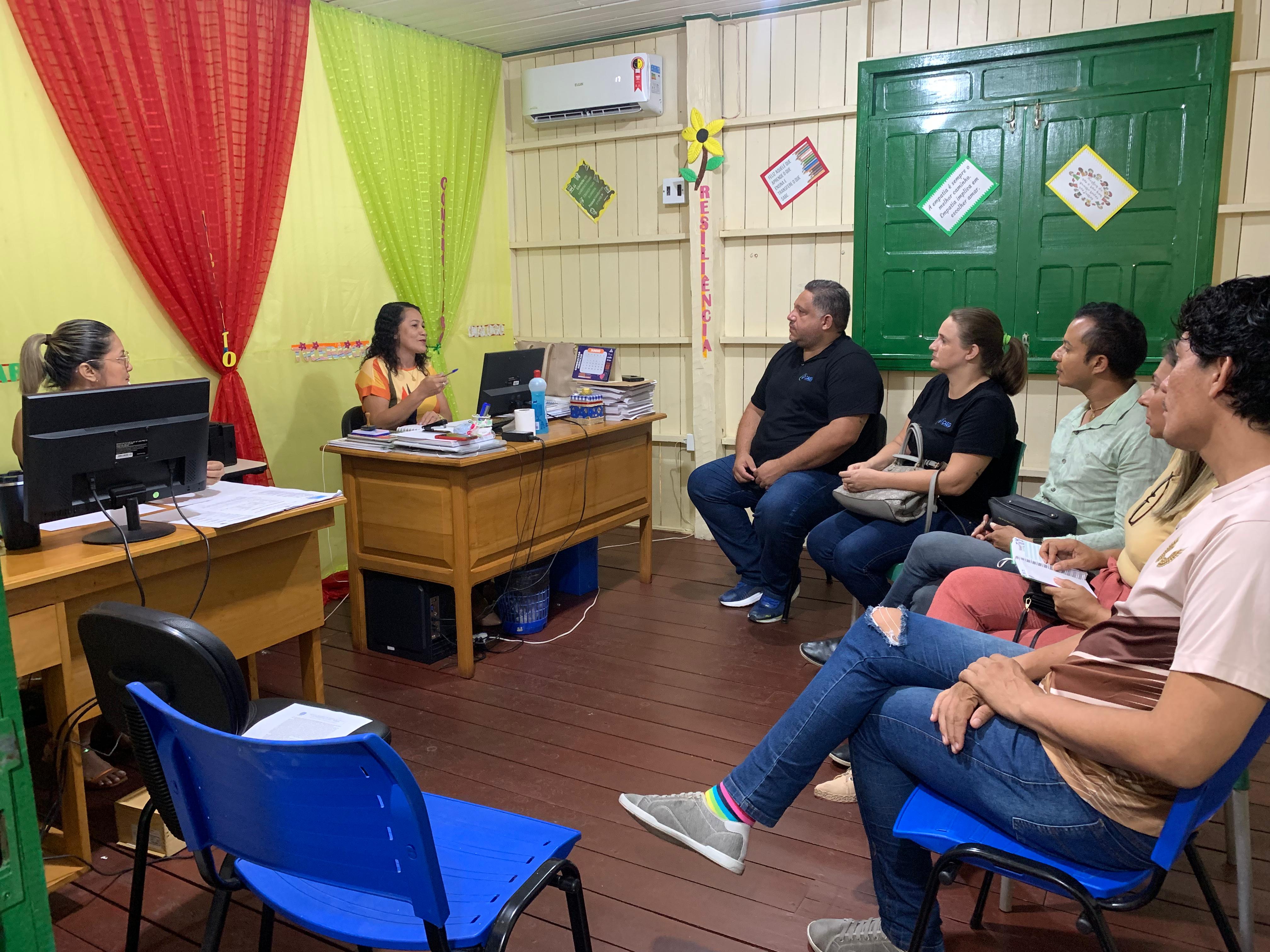 Reunião para formação do Comitê da Lei da Escuta Protegida de Afuá (Marajó, Pará), com Articulador, Conselho tutelar, CMDCA, saúde, educação, assistência, ONG e NUCA