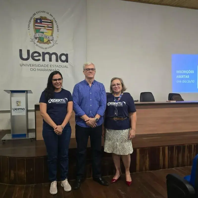 A imagem mostra representantes da Asserte e da UEMA